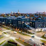Appartement Brand New - Sea View - Balcony - Parking In Garage