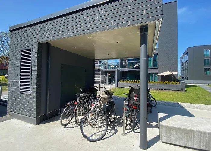 Brand New - Sea View - Balcony - Parking In Garage 아파트